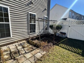 338 Luke Meadow Ln in Cary, NC - Building Photo - Building Photo