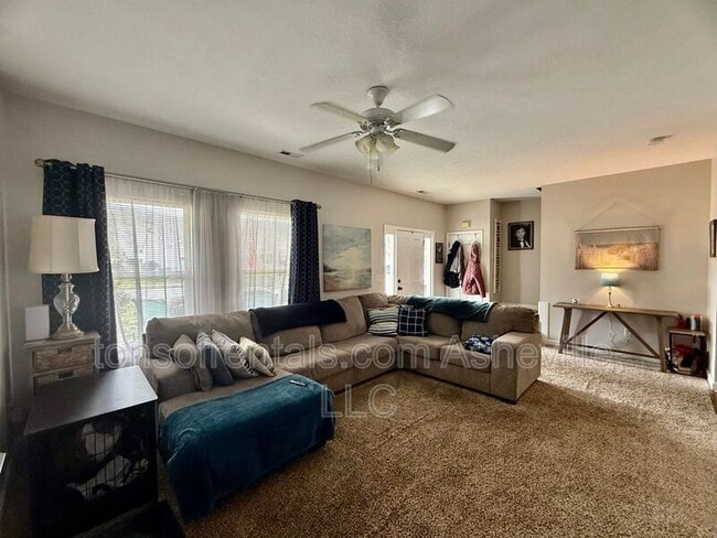 23 Scottish Cir in Asheville, NC - Building Photo - Building Photo