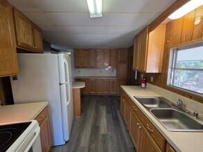 230 Elm St in Hawthorne, FL - Building Photo - Building Photo