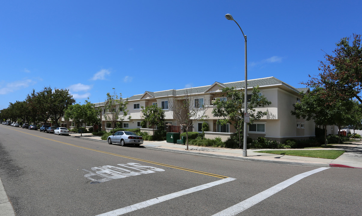 Country Club Lane Apartments in Oceanside, CA - Building Photo