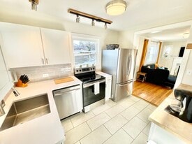 1325 Willow Dr in Charlottesville, VA - Building Photo