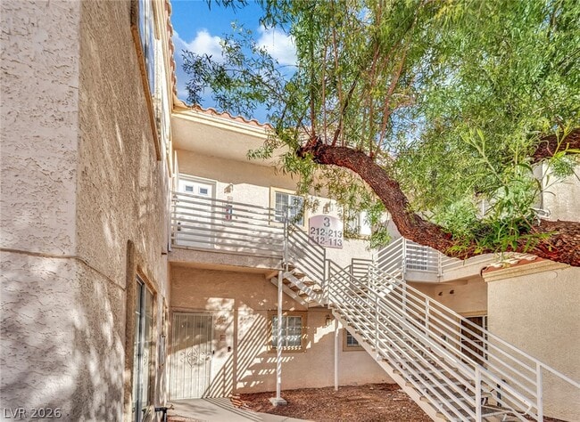 property at 1900 N Torrey Pines Dr