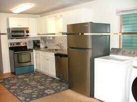 742 Meigs St, Unit UP in Rochester, NY - Building Photo