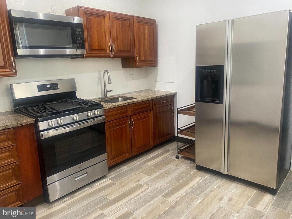 415 Elm St in Camden, NJ - Building Photo