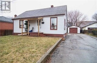 186 Maurice Dr in Oakville, ON - Building Photo