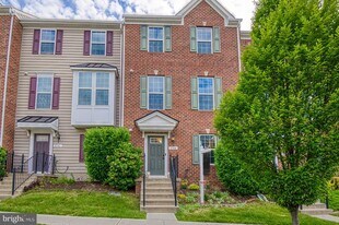 2704 Egret Way in Frederick, MD - Building Photo