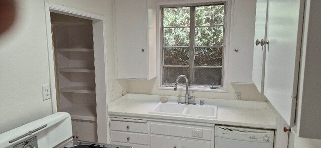 1438 Laurel Ave in Los Angeles, CA - Building Photo - Building Photo
