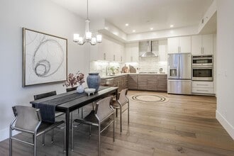 600 El Camino Real, Unit 600 Belmont in Belmont, CA - Foto de edificio - Building Photo