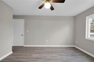 5208 Lee Rd in Maple Heights, OH - Building Photo - Building Photo