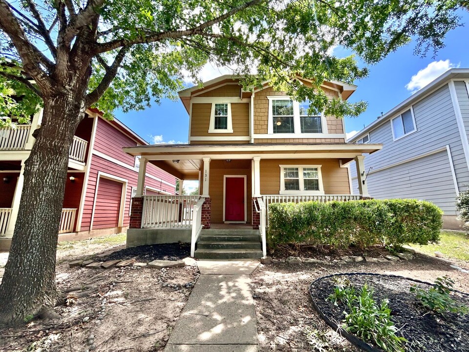 131 Decker in Kyle, TX - Building Photo