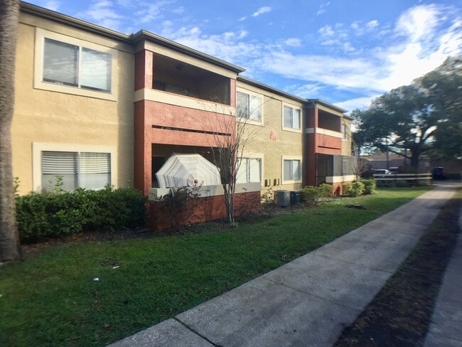 property at 652 Kenwick Cir