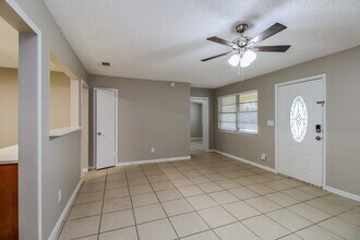 2514 Arlex Dr E in Jacksonville, FL - Building Photo - Building Photo