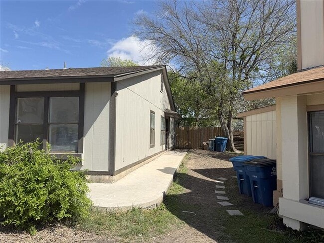 2631 Corian Glen Dr in San Antonio, TX - Building Photo - Building Photo