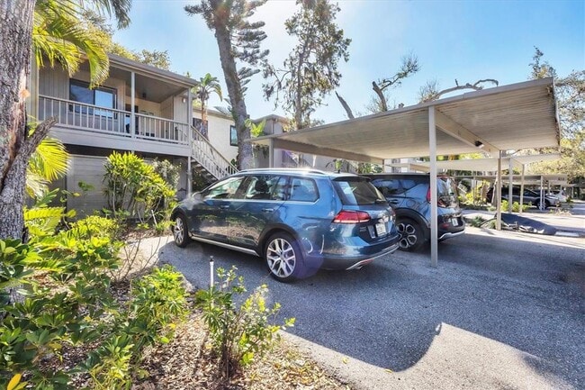 1628 Boathouse Cir in Sarasota, FL - Foto de edificio - Building Photo