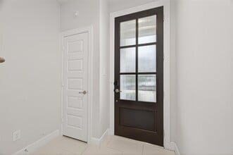 2712 Grand Fountains Dr in Houston, TX - Building Photo - Building Photo