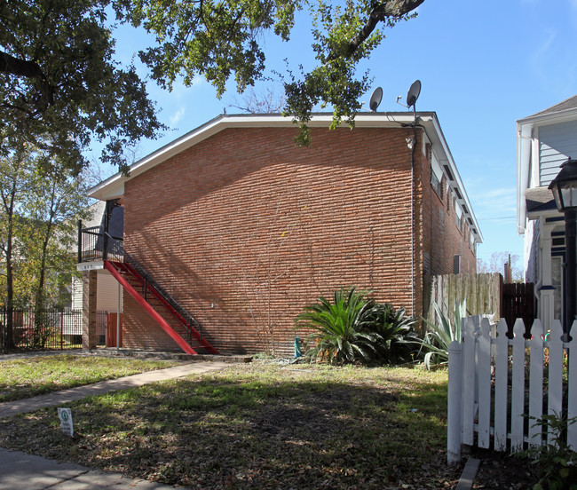 907 Heights Blvd in Houston, TX - Foto de edificio - Building Photo