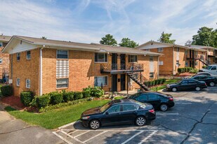 Azalea Place in Chamblee, GA - Building Photo