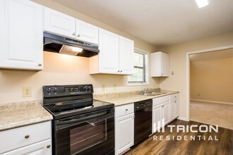 4251 Cary Dr SW in Snellville, GA - Building Photo - Building Photo