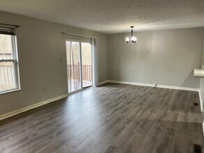 312 Wildflower Ct in Pittsburgh, PA - Building Photo - Building Photo