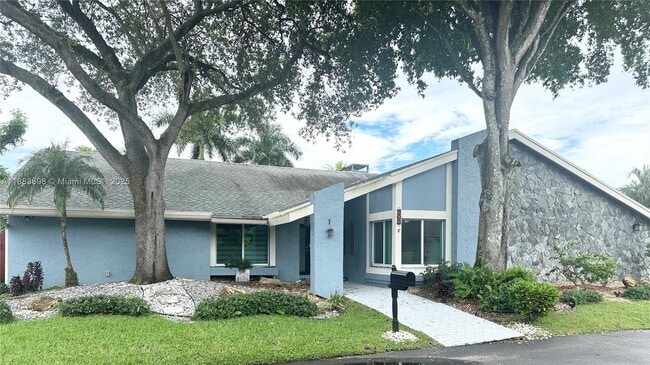 960 Bayberry Point Dr in Plantation, FL - Building Photo - Building Photo