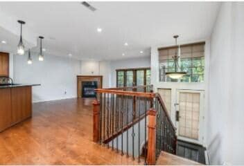 property at 934 W Huron St