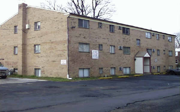 Colwyn Court Apartments in Darby, PA - Building Photo