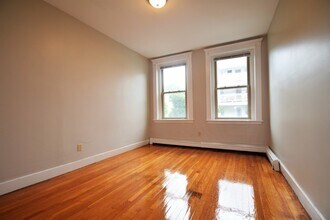 32 Ransom Rd, Unit 1 in Boston, MA - Building Photo - Building Photo
