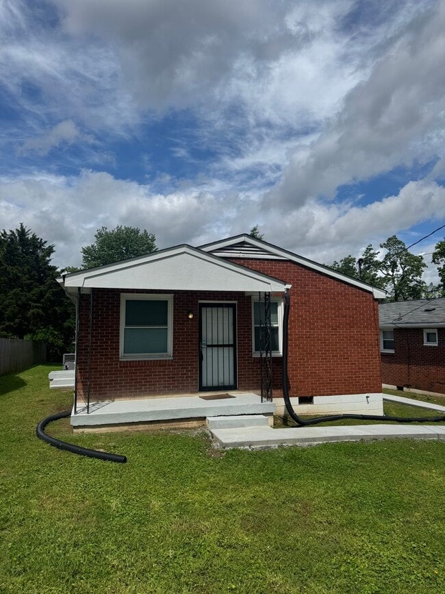 property at 1908 Riverside Dr