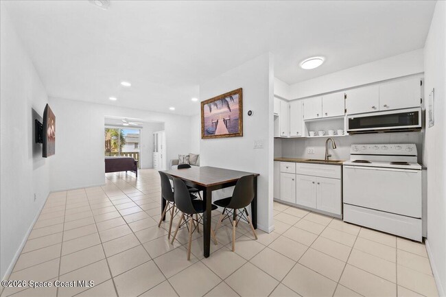 419 Ocean Ave in Melbourne Beach, FL - Foto de edificio - Building Photo