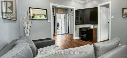 60 Phillip Ave in Toronto, ON - Building Photo - Building Photo