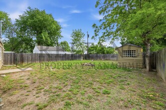 2242 S Laura St in Wichita, KS - Building Photo - Building Photo