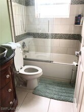 975 Partridge Cir in Naples, FL - Foto de edificio - Building Photo