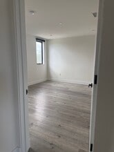 5923 Laurel Canyon Blvd, Unit 400 in Los Angeles, CA - Building Photo - Building Photo