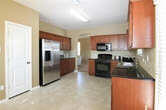 2705 Overton St in Round Rock, TX - Building Photo - Building Photo