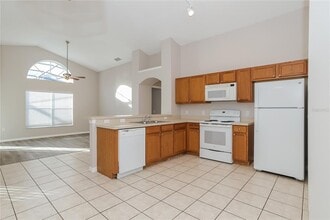2808 Playing Otter Ct in Kissimmee, FL - Building Photo - Building Photo