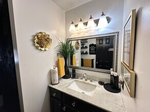2117 Lakewood Dr in Kalamazoo, MI - Building Photo - Building Photo