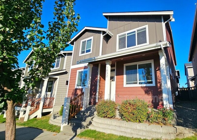 1032 Magnuson Way in Bremerton, WA - Building Photo - Building Photo
