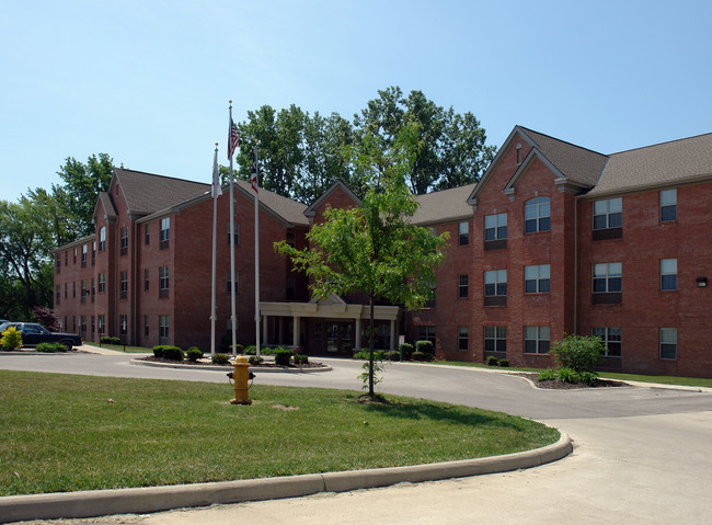 1915 W Alexis Rd in Toledo, OH - Foto de edificio - Building Photo