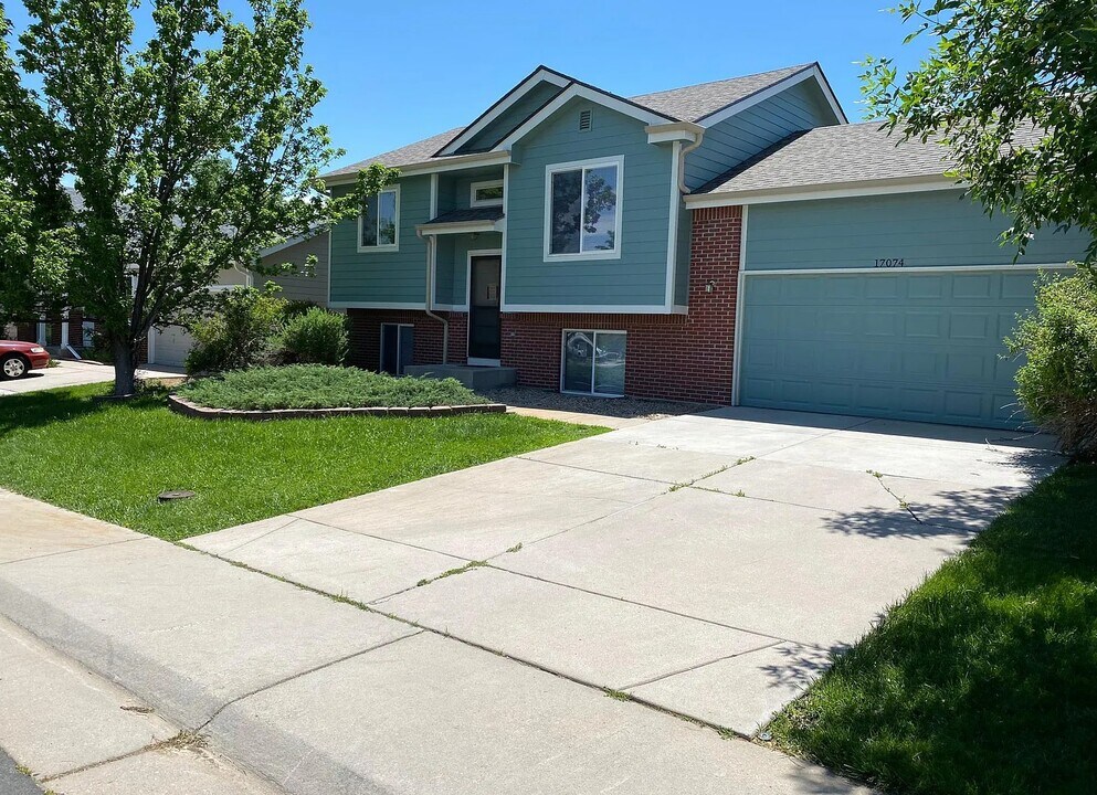 17074 E Florida Pl in Aurora, CO - Building Photo