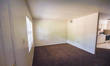 1316 Tom Watson Rd-Unit -1316 in Lakeland, FL - Foto de edificio - Building Photo