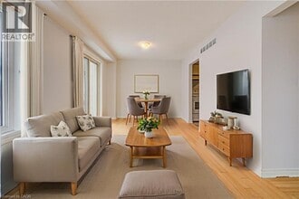 302 College Ave W in Guelph, ON - Building Photo - Building Photo