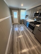 2626 E Preston St in Baltimore, MD - Foto de edificio - Building Photo