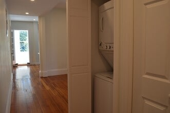 374 Centre St in Boston, MA - Building Photo - Building Photo