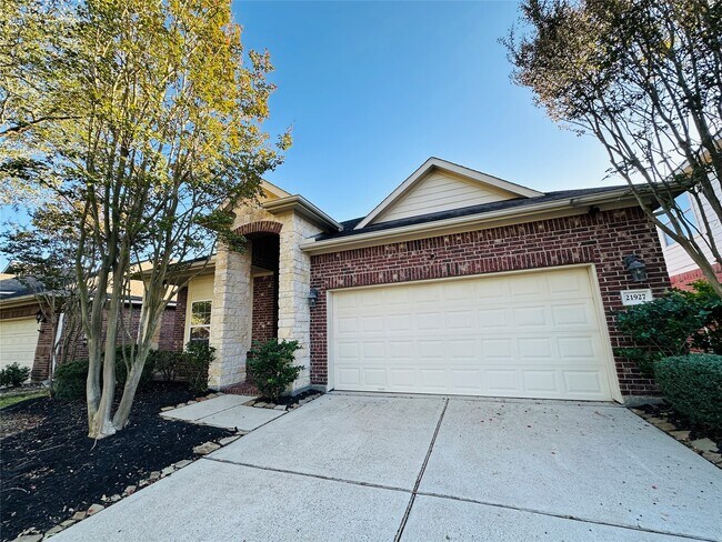 21927 Field Green Dr in Cypress, TX - Building Photo - Building Photo