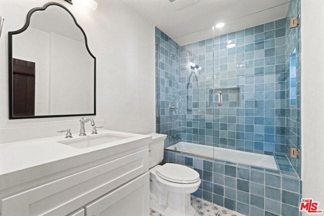 property at 1302 N Harper Ave