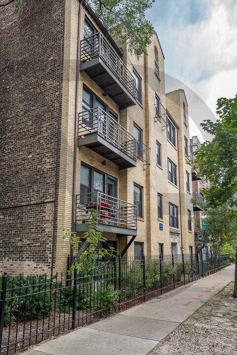 917 W Dakin in Chicago, IL - Building Photo