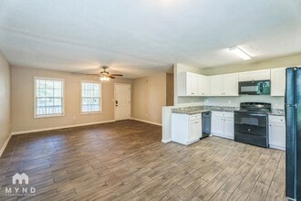 56 Boone Dr in Newnan, GA - Building Photo - Building Photo