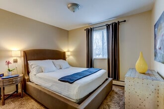 The Sans Souci in Ann Arbor, MI - Foto de edificio - Building Photo