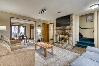 3729 Plaza Way in Pigeon Forge, TN - Foto de edificio - Building Photo