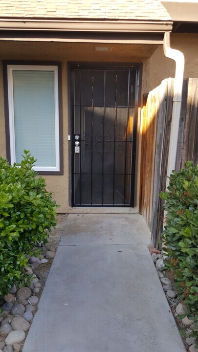 365 Stone Edge Ct in El Cajon, CA - Building Photo